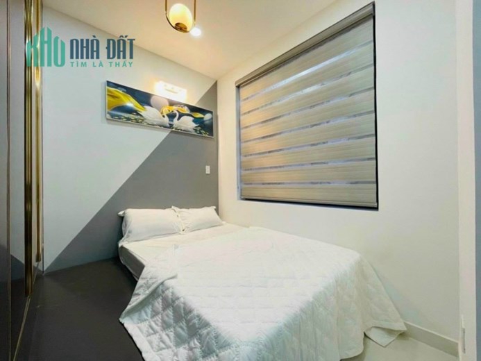 KHÔNG NGƯỜI TRÔNG COI... BÀN LỖ
Bán Gấp Nhà Nguyễn Duy Dương -Hẻm Ôtô quay đầu- 4PN-4Tầng 8Tỷ