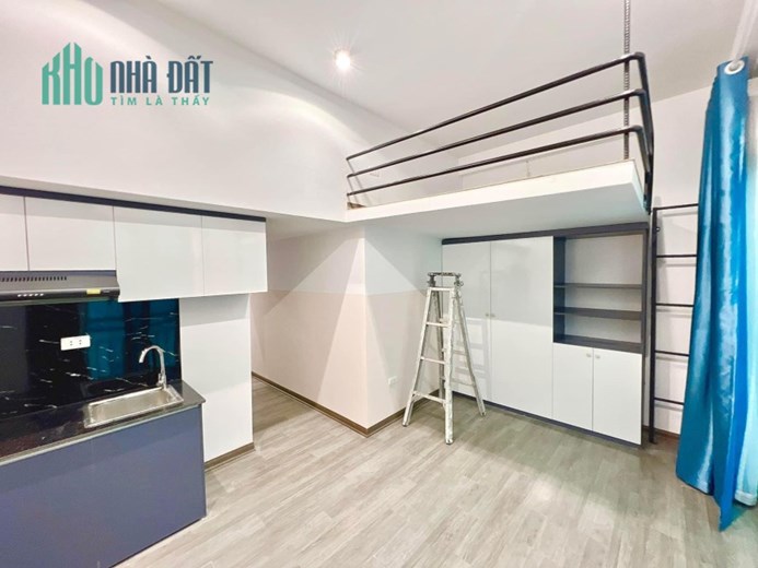 Bán tòa nhà CCMN Lạc Long Quân 125m2, 10 tầng, MT 9m dòng tiền 3 tỷ/ năm