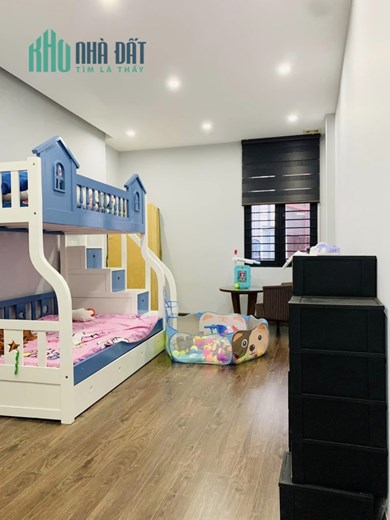 Bán nhà 5 tầng view Hồ Ba Mẫu, ngõ thông 40m2 5 tầng mặt tiền 4,5m giá 4,6 tỷ