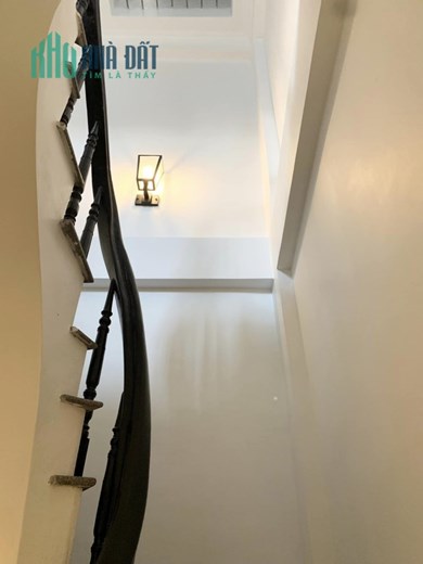 Bán nhà 5 tầng view Hồ Ba Mẫu, ngõ thông 40m2 5 tầng mặt tiền 4,5m giá 4,6 tỷ