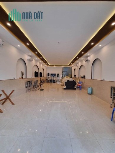 Bán Nhà mặt tiền 150m2 , 4 phòng ngủ trở lên , đường Chính Hữu , Q Sơn Trà Đà Nẵng