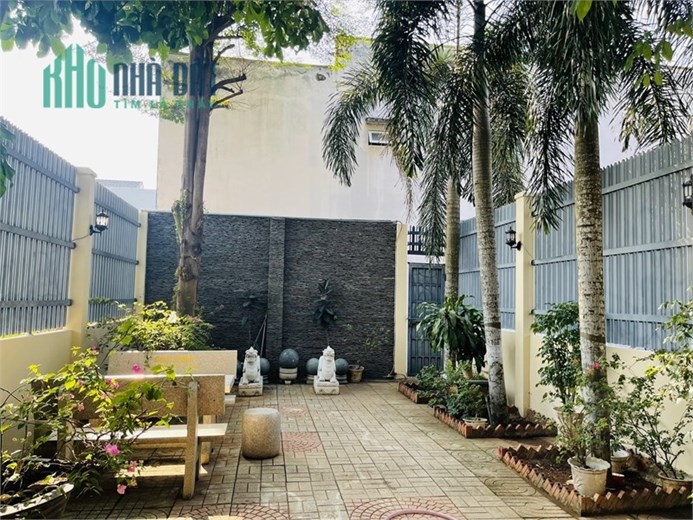nhà mặt tiền kinh doanh, cung đường sầm uất thuận tiện ở KD, đường rộng 10m, nhà 2 lầu