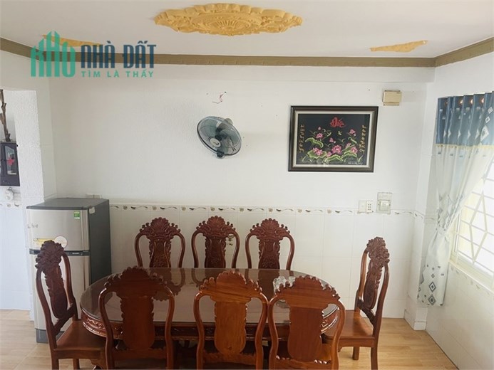 nhà mặt tiền kinh doanh, cung đường sầm uất thuận tiện ở KD, đường rộng 10m, nhà 2 lầu
