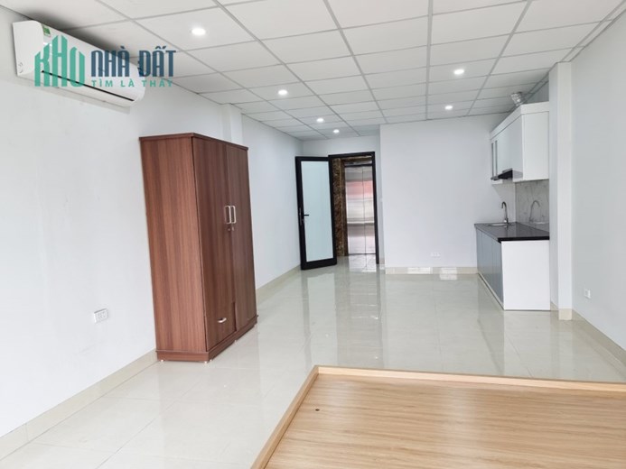 Chính chủ nhà 7 tầng cần cho thuê căn hộ tầng 4 có thang máy mới xây, View Hồ