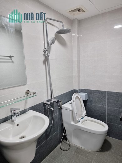 Chính chủ nhà 7 tầng cần cho thuê căn hộ tầng 4 có thang máy mới xây, View Hồ
