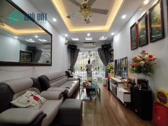 Trương Định, Hai Bà Trưng, nhà mới ở ngay, lô góc, 48m2, 5 tầng, giá chỉ 5 tỉ2