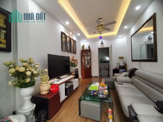 Trương Định, Hai Bà Trưng, nhà mới ở ngay, lô góc, 48m2, 5 tầng, giá chỉ 5 tỉ2