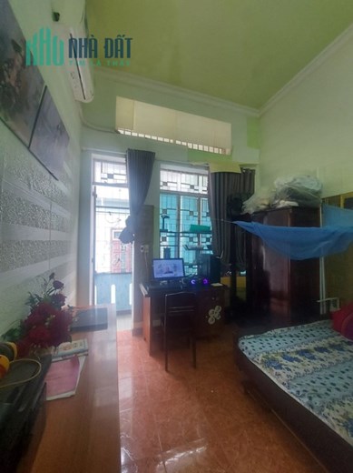 Nhà Đặng Thuỳ Trâm, Ô tô trong nhà, 83m2, 2 tầng sạch đẹp
