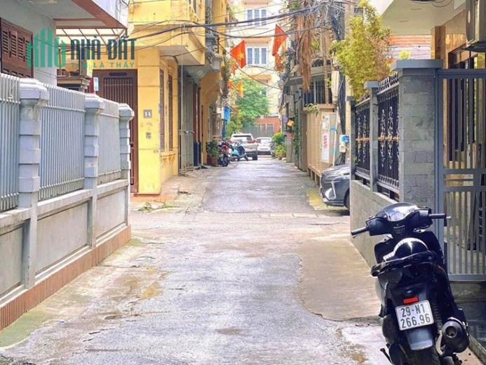 BÁN ĐẤT TẶNG NHÀ 5 TẦNG TRẦN QUỐC HOÀN -CẦU GIẤY