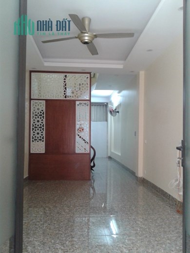 Chính chủ cho thuê nhà 5 tầng mới, đẹp ở ngõ 24 Ngọc Lâm, Long Biên, rất gần cầu Chương Dương. LH: