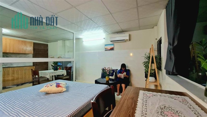 Xô Viết Nghệ Tĩnh - Sát Hàng Xanh 30 m2 full nội thất Thang Máy