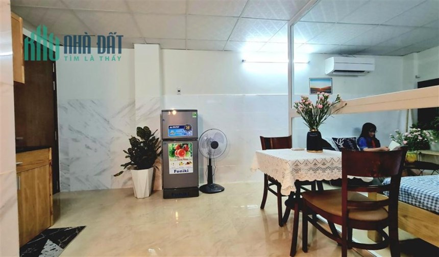 Xô Viết Nghệ Tĩnh - Sát Hàng Xanh 30 m2 full nội thất Thang Máy