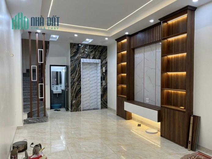 NHÀ ĐẸP Ở NGAY - LÔ GÓC - THANG MÁY - 30M Ô TÔ  GẦN HỒ 40M 6T 6.5 TỶ