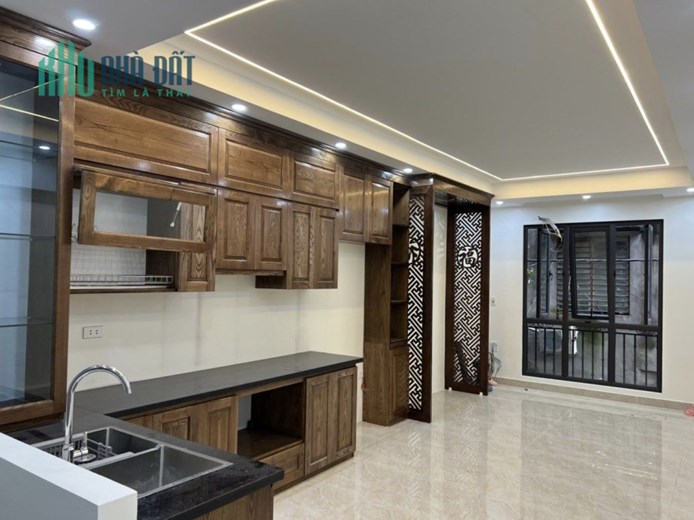 NHÀ ĐẸP Ở NGAY - LÔ GÓC - THANG MÁY - 30M Ô TÔ  GẦN HỒ 40M 6T 6.5 TỶ