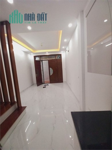Bán nhà mặt phố Lạc Long Quân, Tây Hồ 37m2 giá 12.6 tỷ. Lh: 0946909866