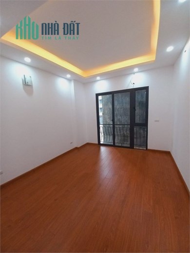 Bán nhà mặt phố Lạc Long Quân, Tây Hồ 37m2 giá 12.6 tỷ. Lh: 0946909866