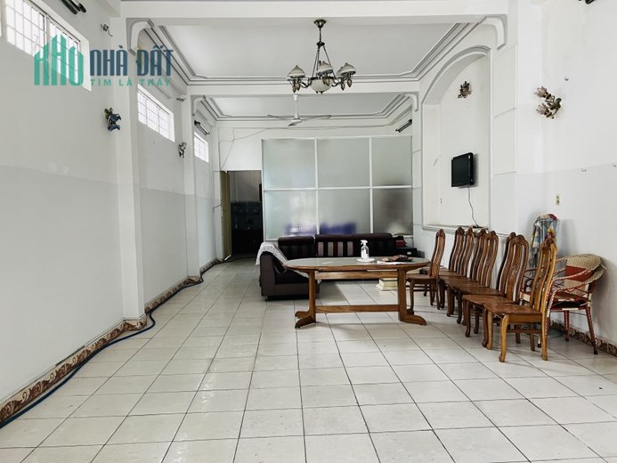 Bán nhà 3T góc 2MT Trần Phú- Nha Trang 88.5m2 chỉ 10.5 tỷ
