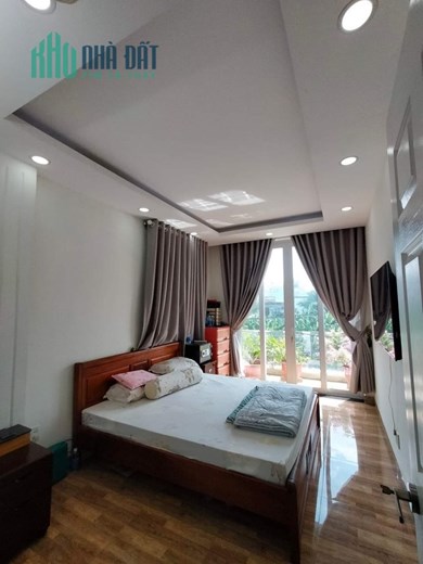 Bán Nhà HXT Thông Yên Thế, Víp Tân Bình, 93m2, 5 Tầng Mới Tinh, Giáp Sân Bay, Chỉ 15 Tỷ TL.