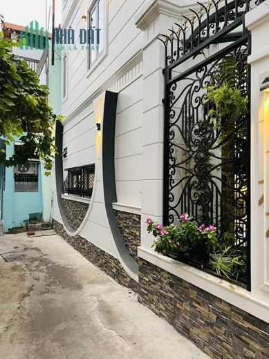 Nhà Đẹp Xây mới có thang máy Hoàng Văn Thụ, Q. PHÚ NHUẬN thông Trần Huy Liệu, Trần Khắc Chân