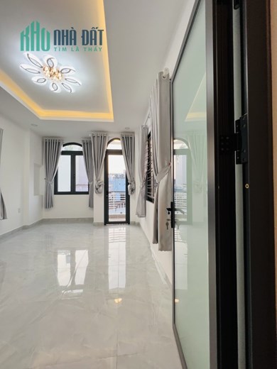 Nhà đẹp 86/ Thích Quảng Đức, P5, Phú Nhuận cách xe hơi 50m. Trước nhà 6m rộng thoáng hẻm thông.