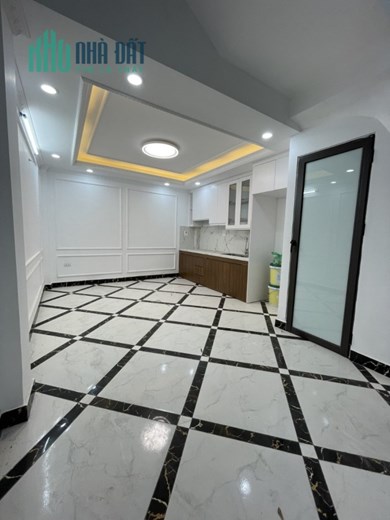 Giảm shock. Bán nhà đường Láng, Đống Đa. 42m2 x 4T. MT 5m. LÔ GÓC. KD. Hơn 3 Tỷ. 0968084286
