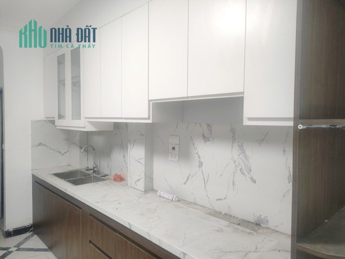 Giảm shock. Bán nhà đường Láng, Đống Đa. 42m2 x 4T. MT 5m. LÔ GÓC. KD. Hơn 3 Tỷ. 0968084286