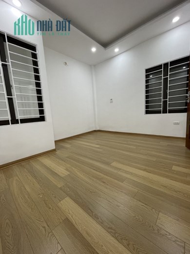 Giảm shock. Bán nhà đường Láng, Đống Đa. 42m2 x 4T. MT 5m. LÔ GÓC. KD. Hơn 3 Tỷ. 0968084286