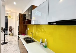 Bán nhà Mặt tiền Phú Nhuận khu Phan Xích Long, 6 tầng, thang máy, lô góc, 12.5 tỷ TL