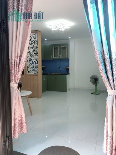 .Nhà Hoàng Diệu gần Chợ Mới, 30m ra MT, 2 tầng đẹp