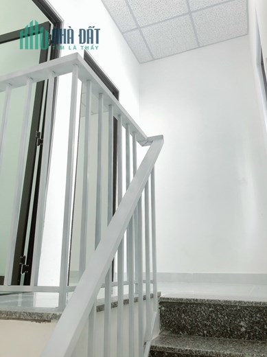 .Nhà Hoàng Diệu gần Chợ Mới, 30m ra MT, 2 tầng đẹp