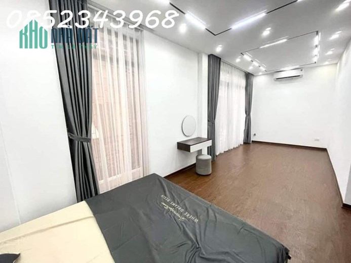 Bán nhà phố Yên Hòa, Cầu Giấy, 37m2, 4 tầng, tặng nội thất đẹp, 2 mặt thoáng, giá 5.3 tỷ.