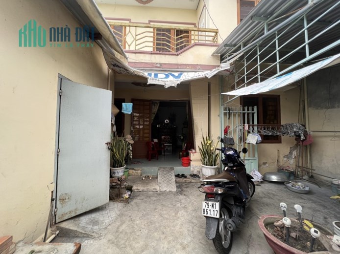Bán Đất Tặng Nhà Cấp 4. Hẻm nhà máy nước. Gần Vòng Xoay Mã Vòng.