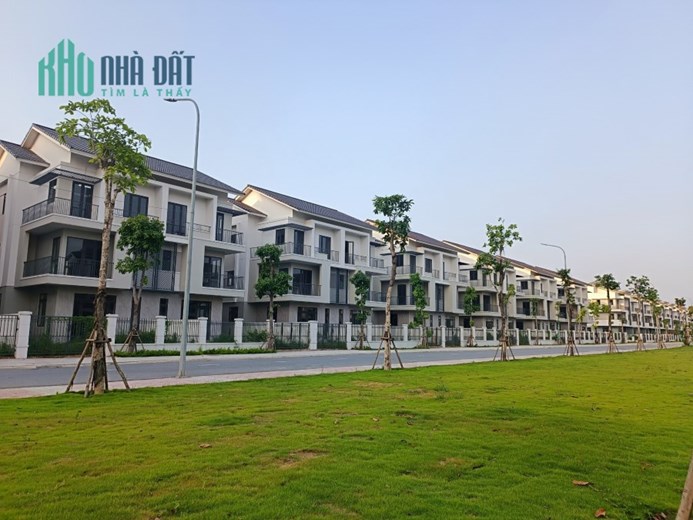 Bán gấp căn Villa 180m2 giá rẻ hơn thị trường 1 tỷ Centa Riverside Vsip Từ Sơn.