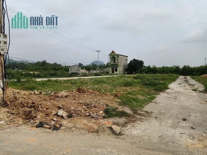 Bán đất thổ cư TDP Quang Hà , Gia khánh , Bình xuyên . - Giá 5xx tr.Liên hệ: 0986.454.393