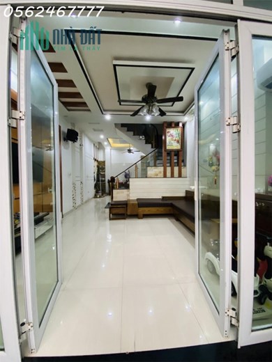Bán nhà 56m2 x 3 tầng xây độc lập ngõ Khúc Thừa Dụ giá 3.2 tỷ