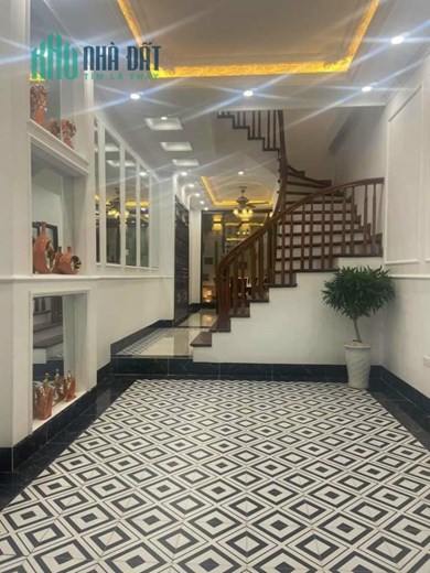 BÁN NHÀ ĐẸP 4 TẦNG NGÕ RỘNG 3.5M BA GÁC SH QUAY ĐẦU THỎA MÁI CÁCH ÔTÔ 30M GẦN PHỐ TRUNG TÂM QUẬN