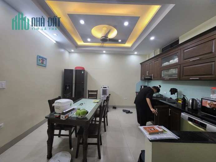 Bán nhà Xã Đàn ô tô cách 7m ngõ thông, DT 41mx6t, mt 4.3m, giá 5.68 tỷ, nhà đẹp.