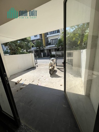 Chính chủ gửi bán căn nhà 3 tầng Belhomes Vsip giá chỉ bằng cưn chung cư