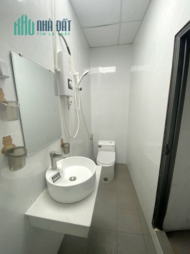 Nhà thuê 61m2 mới, đẹp hẻm xe tải đường Hoài Thanh P14Q8