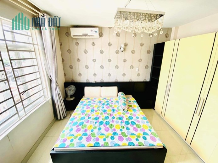 TỪ 4.2 TỶ  CÒN 3.x TỶ (x thiếu nhi), RẺ NHẤT KHU VỰC, NHÀ NGAY LÃ XUÂN OAI, NGÃ 3 LÊ VĂN
