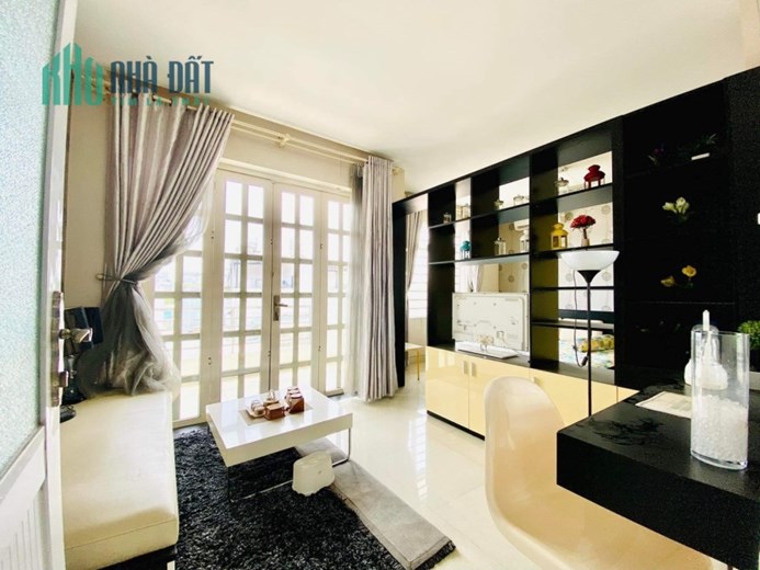TỪ 4.2 TỶ  CÒN 3.x TỶ (x thiếu nhi), RẺ NHẤT KHU VỰC, NHÀ NGAY LÃ XUÂN OAI, NGÃ 3 LÊ VĂN