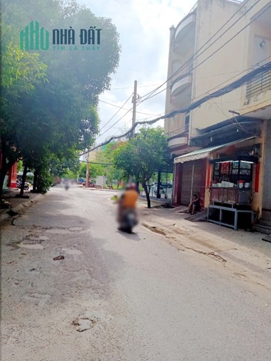 Cho thuê Mặt bằng đường nội bộ  Cao Lỗ P4Q8 - Giá : 13 Triệu / Tháng
