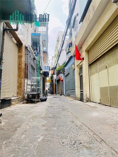 BÁN NHÀ CMT8 Q 3 NGANG 4 M DÀI 18 M ĐỐI DIỆN CHỢ HÒA HƯNG 3 TẦNG