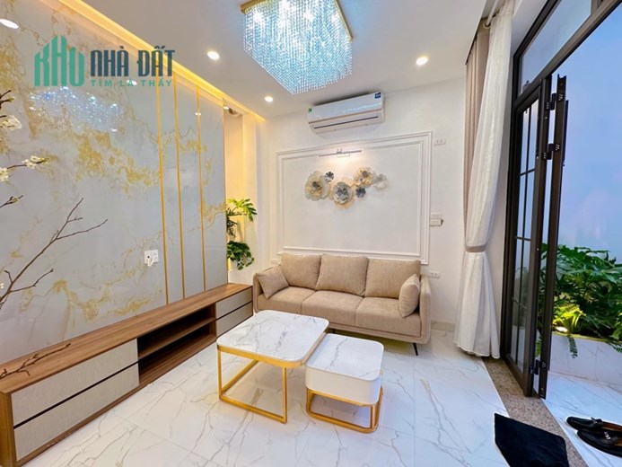 Nhà mặt phố Tô Hiến Thành Đà Nẵng. Diện tích 77m, 4 tầng. Giá 8.2 tỷ.