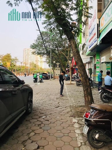 bán nhà 5 tầng 40m2 mặt phố Nguyễn Phong Sắc CG chỉ 13.6 tỷ