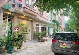 Bán liền kề ô tô tránh Nguyễn Văn Huyên Cầu Giấy 90m2 4 tầng mt6m giá 24.4 tỷ