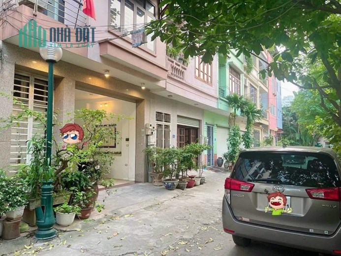 Bán liền kề ô tô tránh Nguyễn Văn Huyên Cầu Giấy 90m2 4 tầng mt6m giá 24.4 tỷ