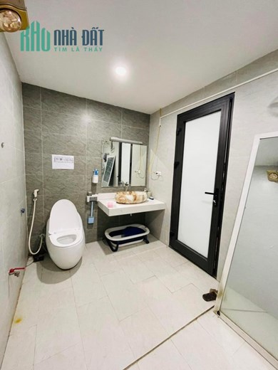 Bán nhà mặt phố quận Cầu Giấy - Nhà dân xây mới - 75m2 5 tầng thang máy - 21 tỷ
