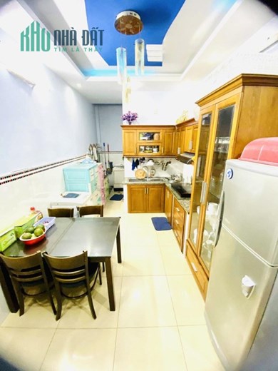 Bán nhà mặt tiền đường Phan Văn Trị quận Bình Thạnh diện tích 72 m2 nở hậu