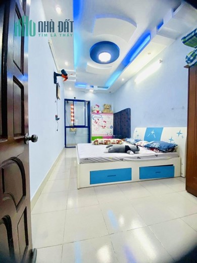 Bán nhà mặt tiền đường Phan Văn Trị quận Bình Thạnh diện tích 72 m2 nở hậu